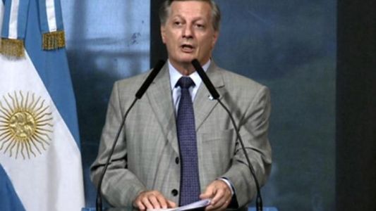 Aranguren dijo que la suba de 203% en la tarifa de gas “beneficiará al 40% de los pobres que no acceden a redes”