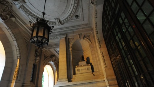 Temporal de viento provocó rotura parcial del techo del Nacional Buenos Aires