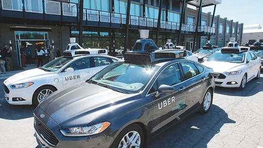 Uber lanzó una flota de autos sin chofer en Pittsburgh, Estados Unidos
