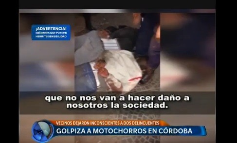 Feroz golpiza de un grupo de vecinos a dos motochorros