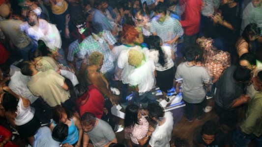 Noche trágica: Una chica organizó una fiesta por Facebook y el padre murió de un infarto