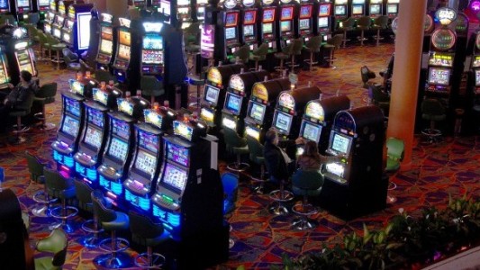 Denuncian la falta de control de los tragamonedas porteños