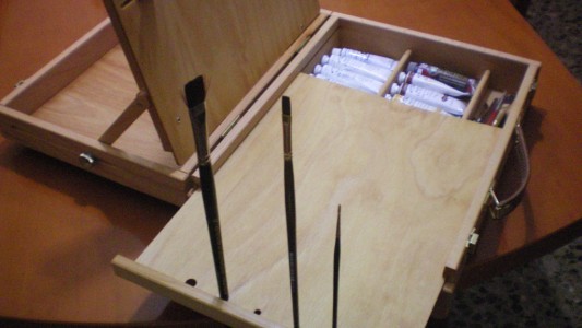 Procesan a artista por manosear a una modelo con la excusa de pintar un hada