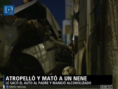 Le sacó el auto a su padre, atropelló y mató a un nene