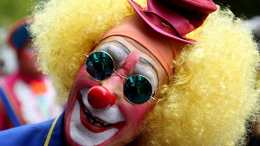 La historia detrás de los payasos falsos que aterrorizaron a EE.UU.