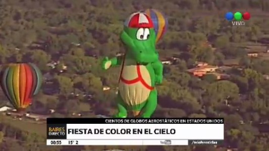 Fiesta de color y figuras en el aire