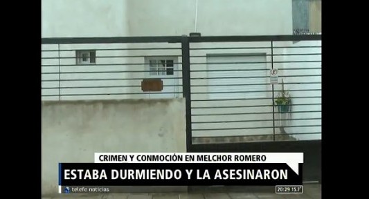 Estaba durmiendo y la asesinaron