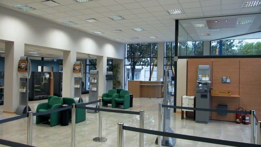 Miércoles y jueves no habrá bancos de 12:00 a 15:00