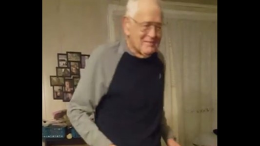 El abuelo bailarín de 93 años que causa furor en las redes
