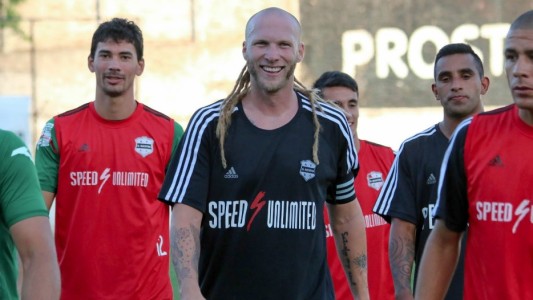 Dolor por la muerte de Gonzalo "El Rasta" Peralta, jugador de Deportivo Riestra