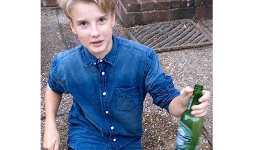 Un nene halló una botella con un mensaje, pero se llevó una gran desilusión