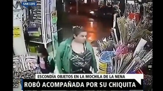 Robó acompañada por su chiquita