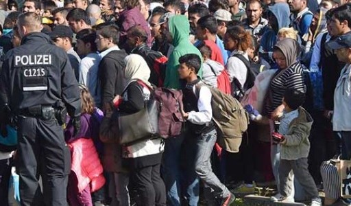 Refugiado dice que fue una broma el anuncio que publicó para vender a su bebé