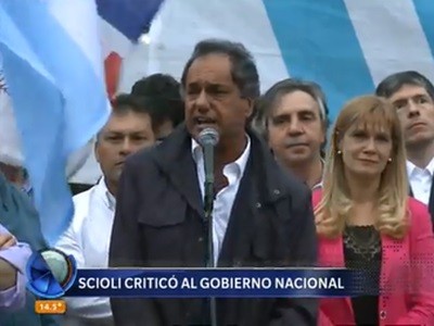 Scioli aseguró que "quieren dividir al peronismo"