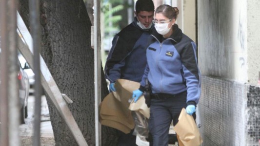 Encontraron prendas y un cuchillo con sangre: investigan si pertenecen al acusado del triple femicidio