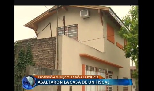 Asaltan una casa y toman de rehén a un fiscal y a su hijo discapacitado