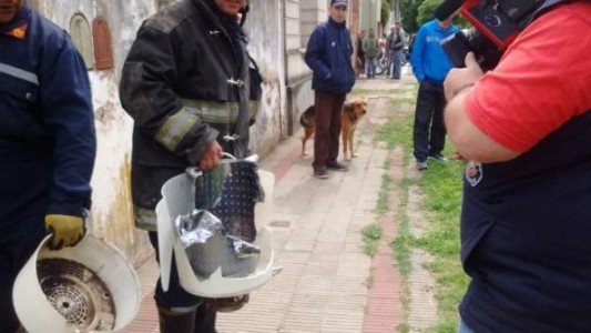 Una nena de dos años quedó atrapada en un secarropas y fue rescatada por bomberos
