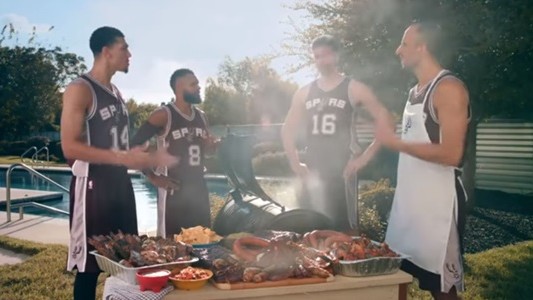 Los asados de Ginobili que hacen hablar en castellano a sus compañeros de los Spurs