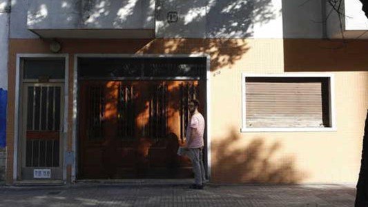 La Plata: motochorros balearon a un jubilado en un intento de entradera