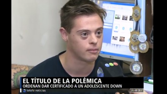 Ordenan dar certificado a un adolescente con síndrome de Down