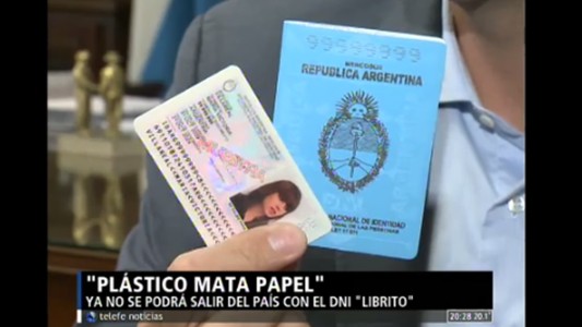 "Plástico mata papel"