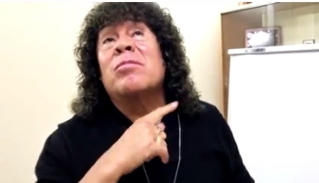 Video: La Mona Jiménez no puede hablar pero igual se las ingenia para comunicarse con sus fans