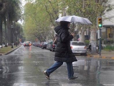 Lluvias a la mañana, muy ventoso a la tarde, máxima de 19 grados