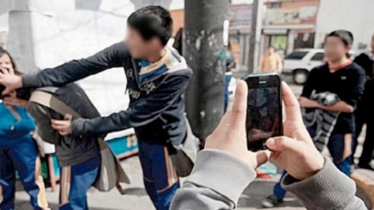 Adolescente está muy grave al intentar quitarse la vida por el acoso que sufre