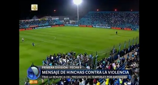 Mensaje de hinchas contra la violencia en el fútbol