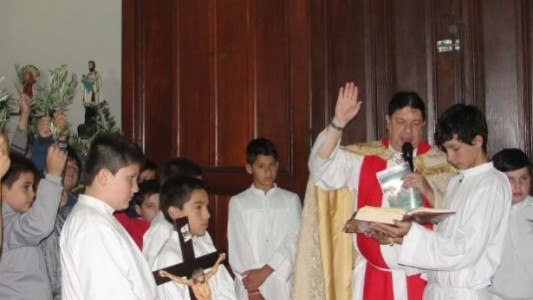 Declaración de otro niño complica al cura Escobar Gaviria en causa por abusos sexuales