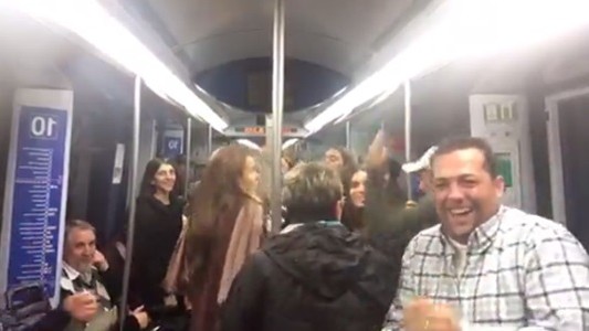 #EsViral una canción de Shakira en el subte madrileño que hasta ella compartió