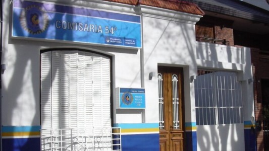 Confirmaron el procesamiento de un policía por pegarle a presos esposados en una comisaría