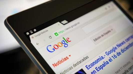 Facebook y Google, en guerra contra las páginas de noticias falsas