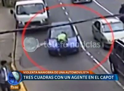 Múltiples videos permitieron detener a la mujer que arrastró al agente