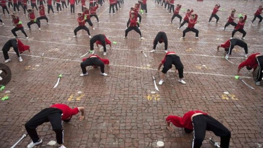 China: enseñan fútbol con técnicas de kung-fu