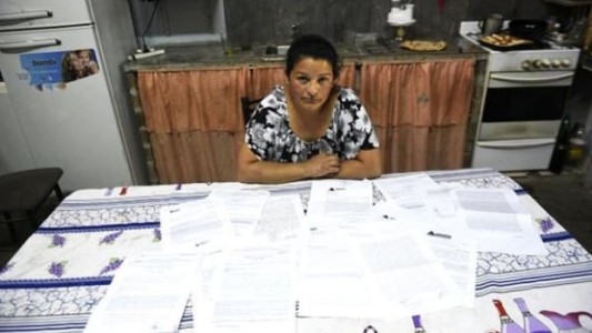 La terrible historia de la mujer que denunció a su padre y a su hermano por ser narcos y vive aterrada