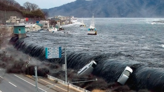 Japón se acoraza a la espera de un tsunami con olas de más de 30 metros de alto