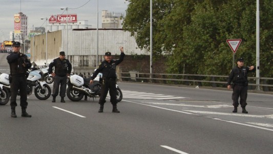 Atropelló por descuido a un policía en un control de tránsito