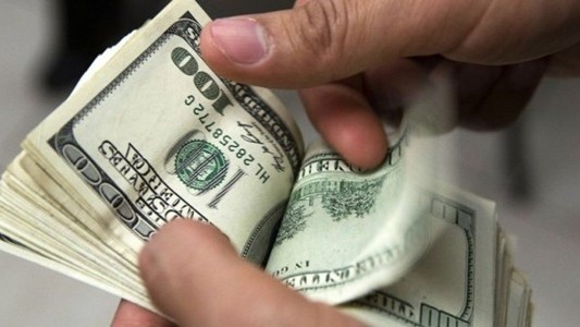 Acusan a Macri de modificar la ley de blanqueo para favorecer a su padre