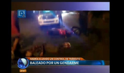 Gendarme baleó a un motociclista que habría eludido un control de tránsito