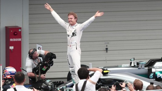 El campeón de la Fórmula Uno anunció su retiro: "Mi siguiente paso es ser padre y esposo"