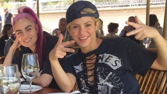 El divertido baile de Shakira en una heladería de Chile