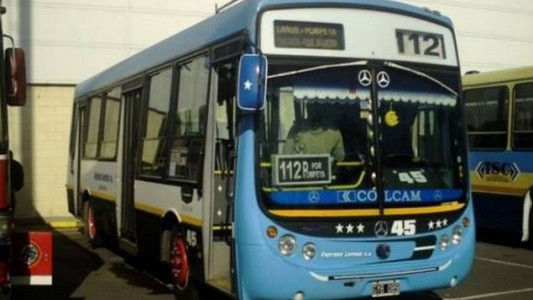 Paran dos líneas de colectivos por el asalto y golpiza a un chofer