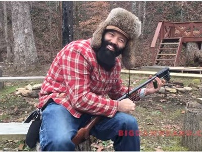 #EsViral La guitarra-fusil del reverendo Peyton