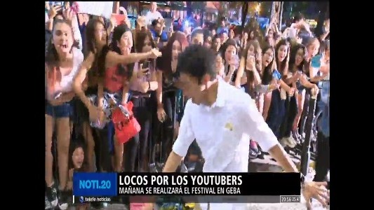 Locos por los Youtubers... los fans coparon la entrada del hotel