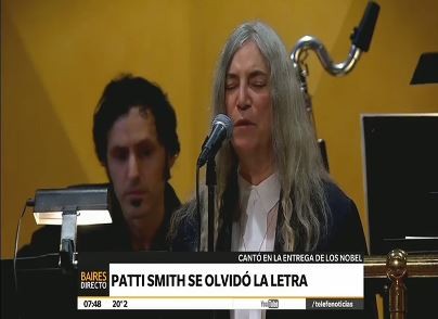 Patti Smith se olvidó la letra de una canción durante la ceremonia de los premios Nobel