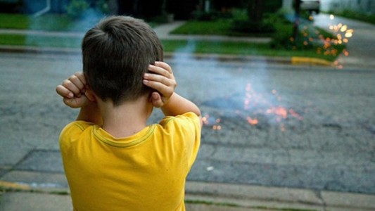 La pirotecnia es "una tortura" para personas con autismo y tiene el impacto de una catástrofe