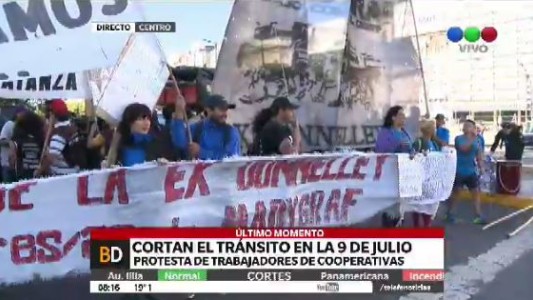 Cooperativas realizan corte y “cuadernazo” frente al Obelisco
