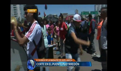 Caos de tránsito por cortes en el Puente Pueyrredón y el ministerio de Trabajo