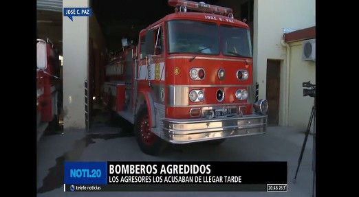 Bomberos agredidos